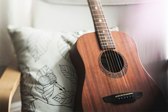 LES GUITARES CLASSIQUES